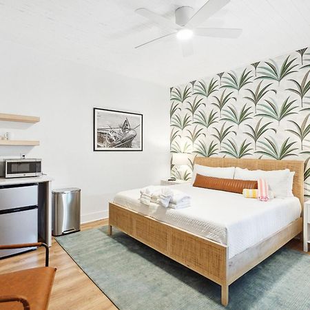 Folliday Inn - The Ariston - Room 34 フォーリービーチ エクステリア 写真